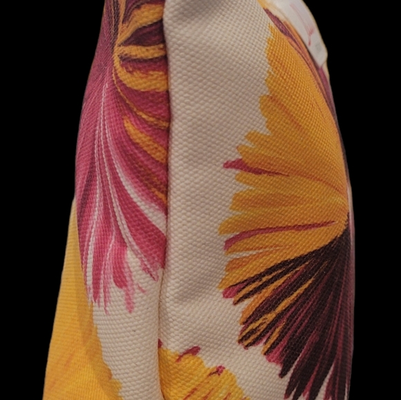 Clinique Cosmetics/Makeup Cases Designed by lulu dk - Picture 5 of 15